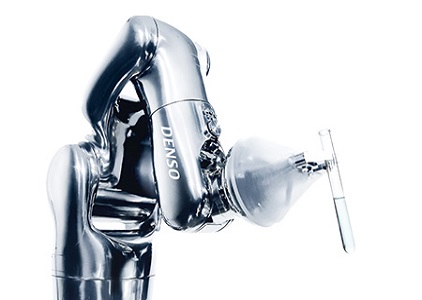 Los robots DENSO apuestan por la industria farmacéutica en Farmaforum